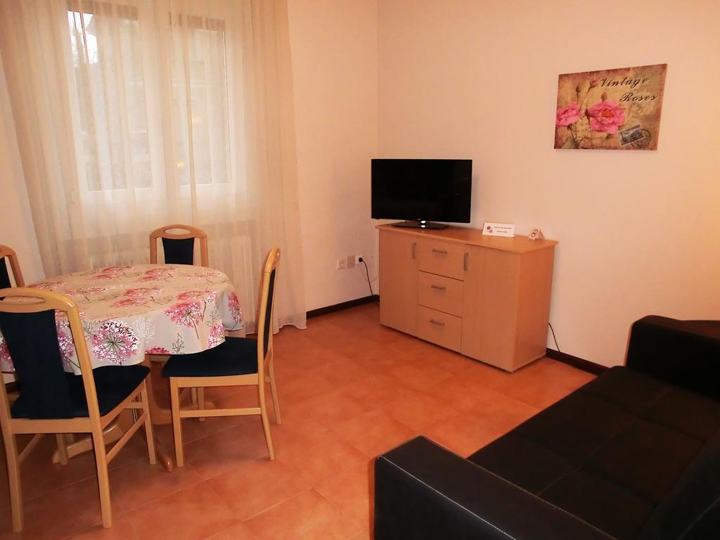 Le Rose Apartment Trieste Ruang foto
